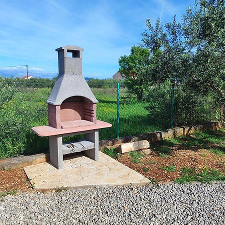 'Olive Grove' Camping House-Near The Beach Divulje Exterior foto