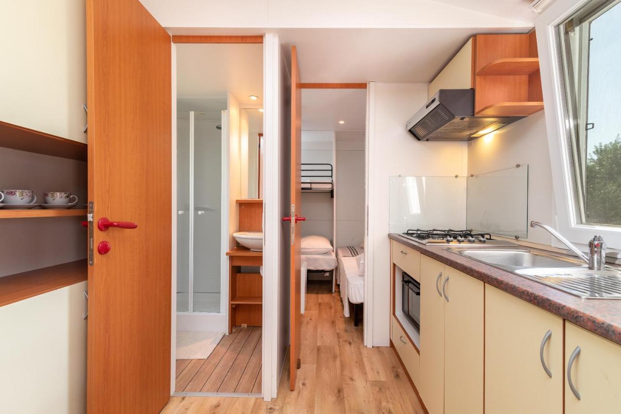 'Olive Grove' Camping House-Near The Beach Divulje Exterior foto