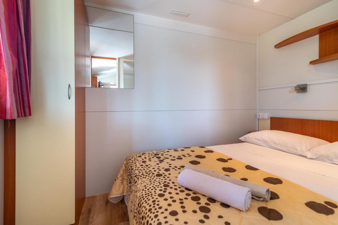 'Olive Grove' Camping House-Near The Beach Divulje Exterior foto